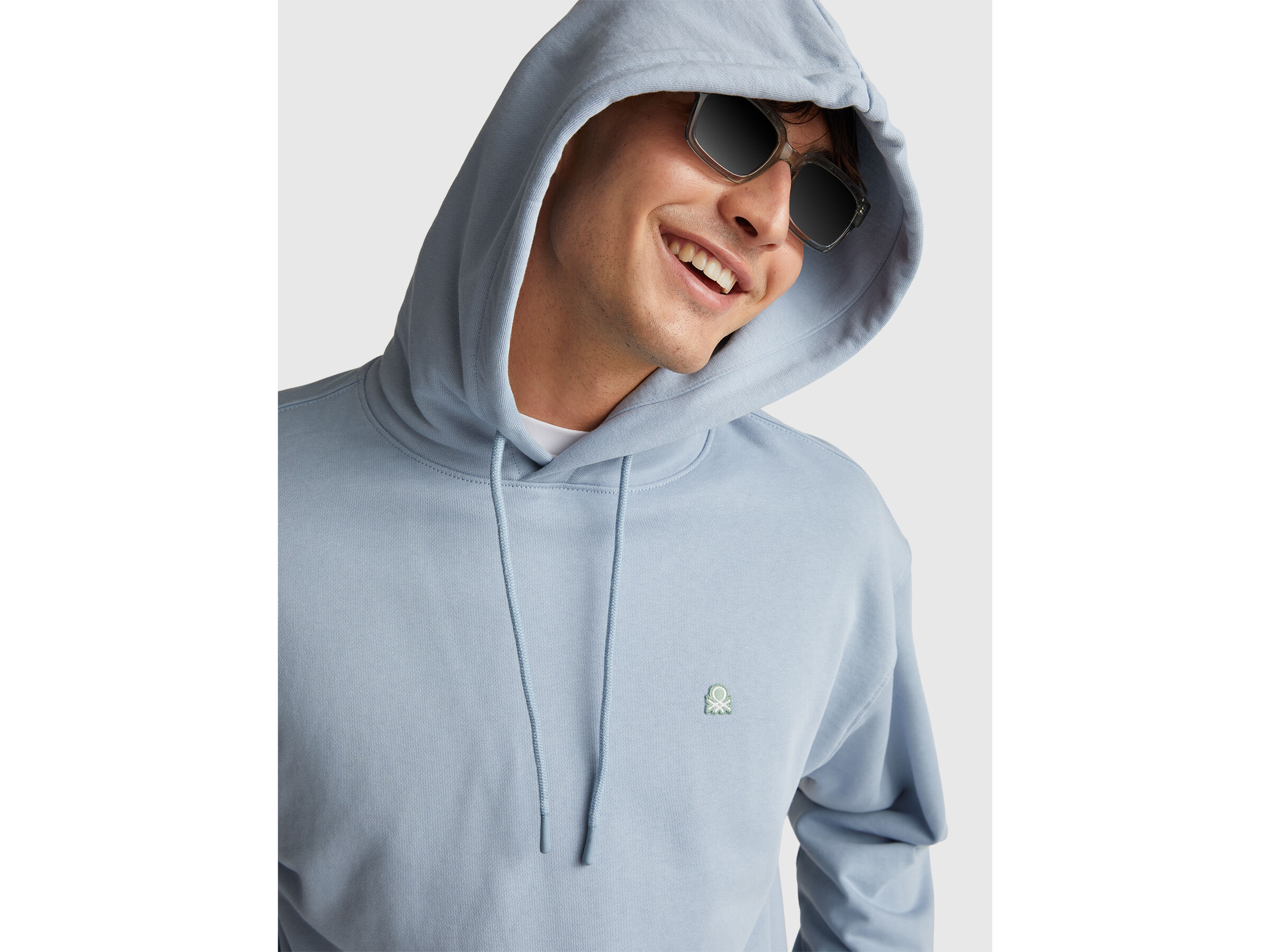 SWEATER W/HOOD Herren image number 4
